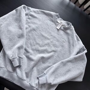 Alo Yoga Accolade Crewneck Sweatshirt Heather Grey Size Small